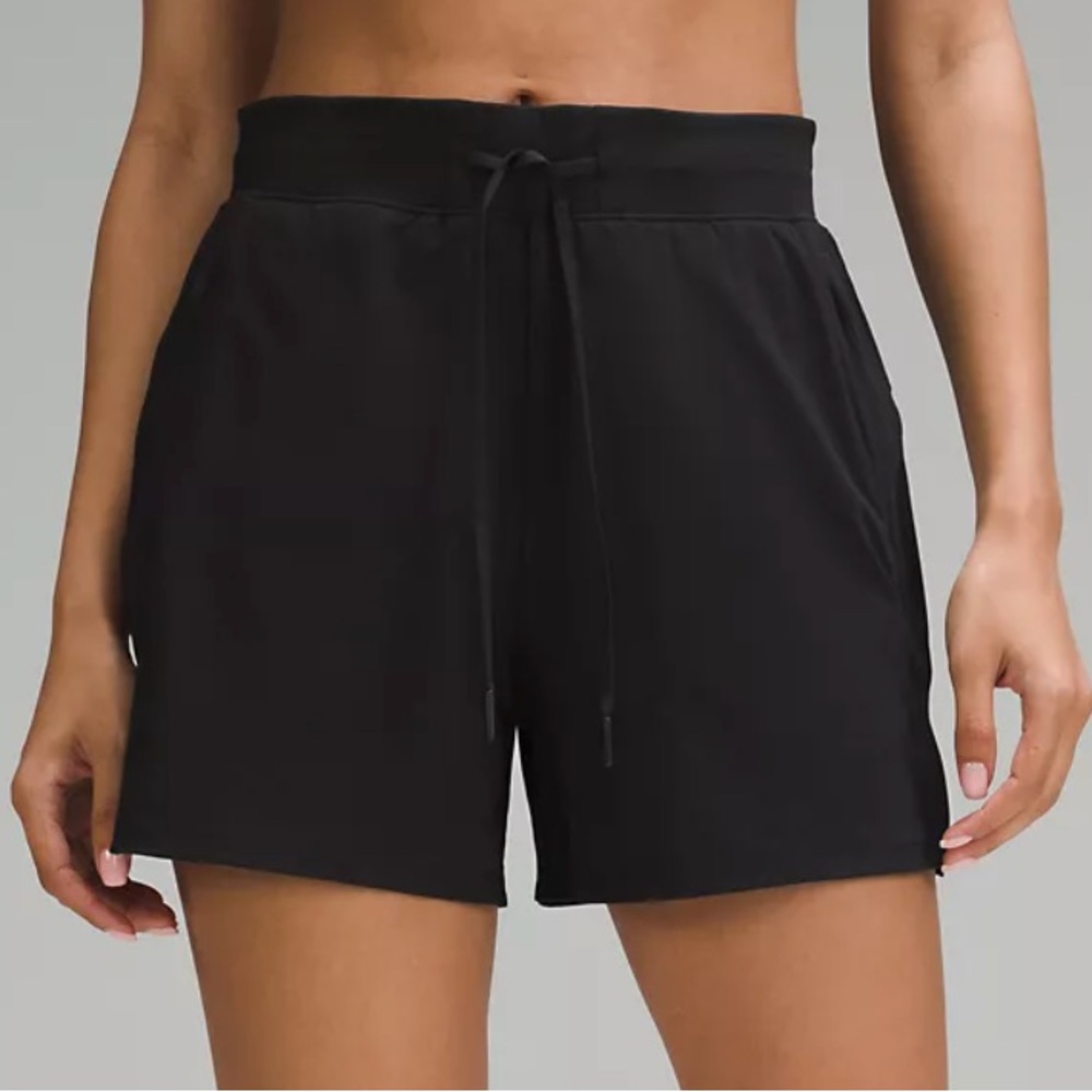 Lululemon license to train high rise short 4” NEW
